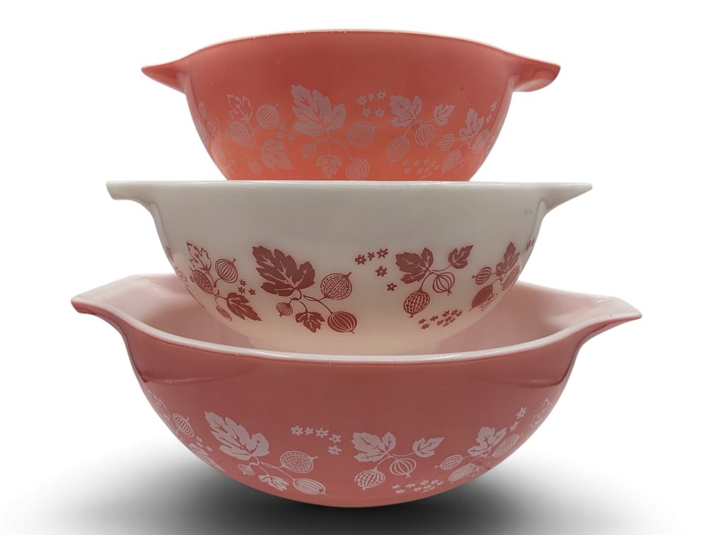 Pyrex Pink Gooseberry Cinderella Nesting Mixing Bowls