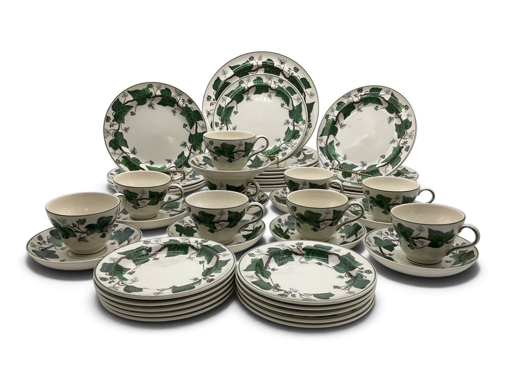 Wedgwood “Napoleon Ivy” Dinnerwear