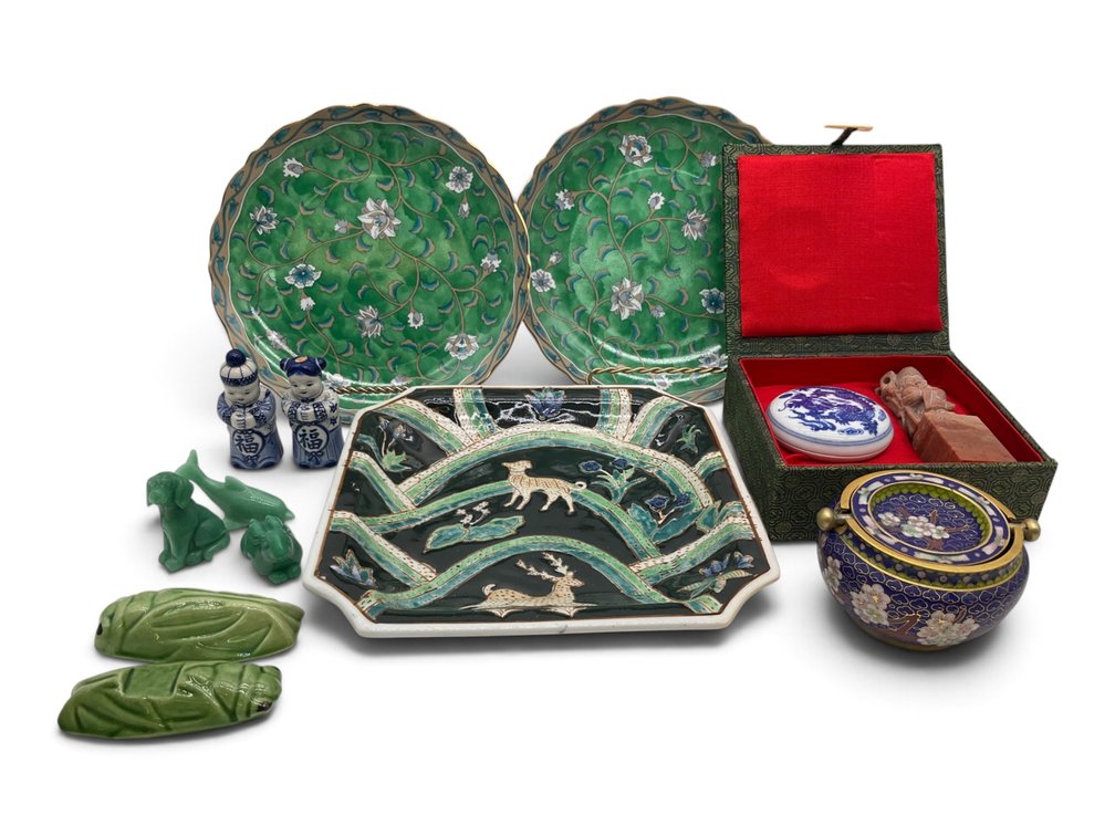 Chinese Porcelains Assortment