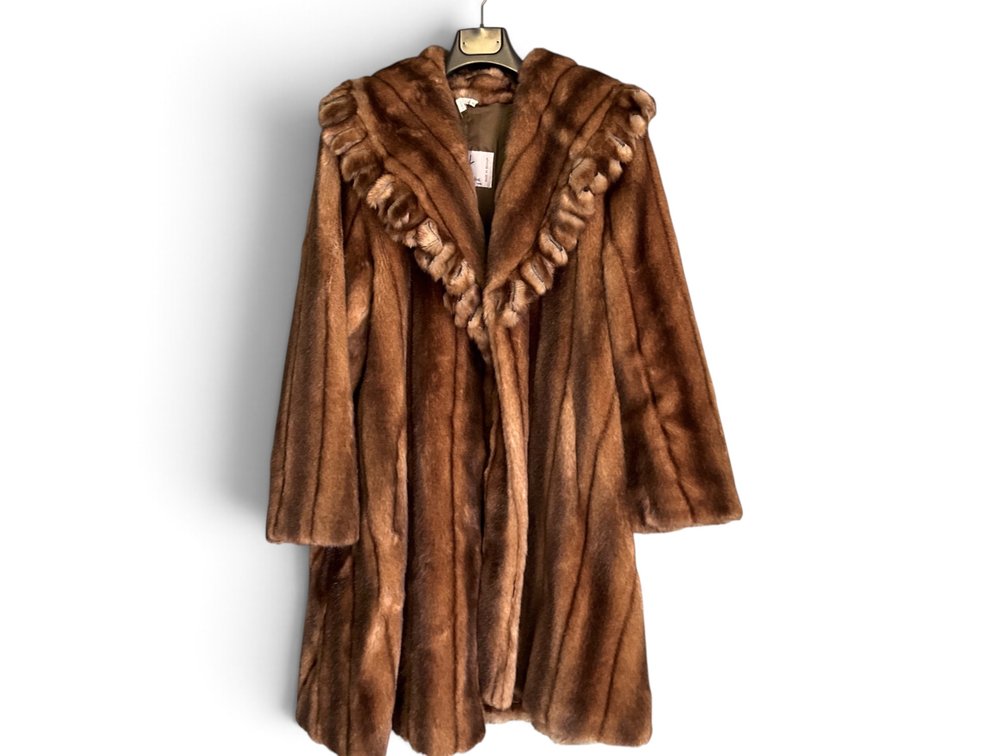 Couture Hélène Ruffled Collar Mink Coat