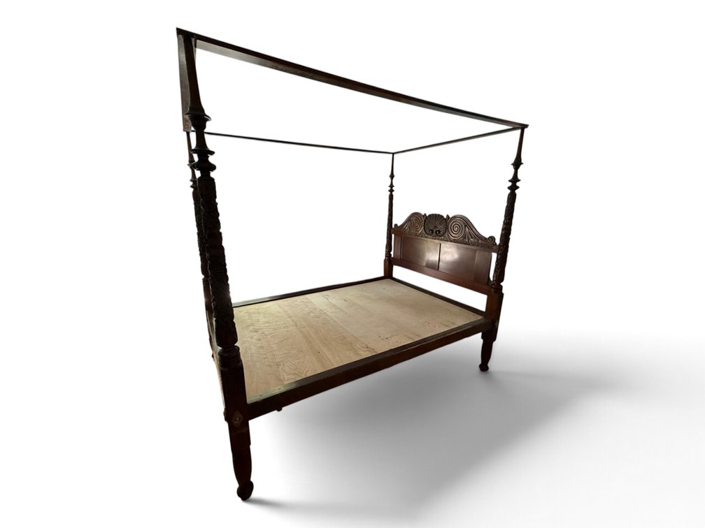 American Classical Mahogany Carved Canopy Bed