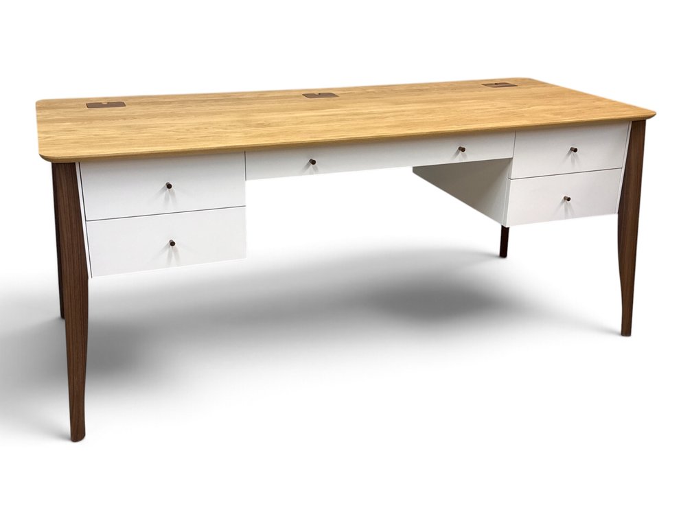 Pinch "Doyle" Desk