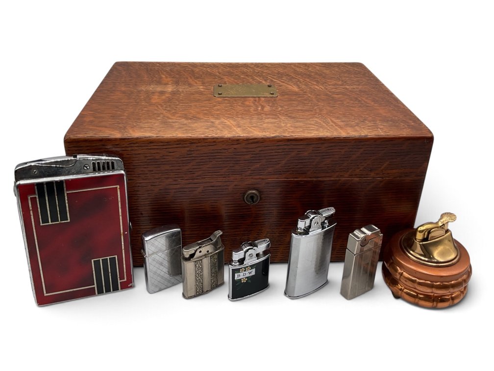 Oak Humidor & Lighters