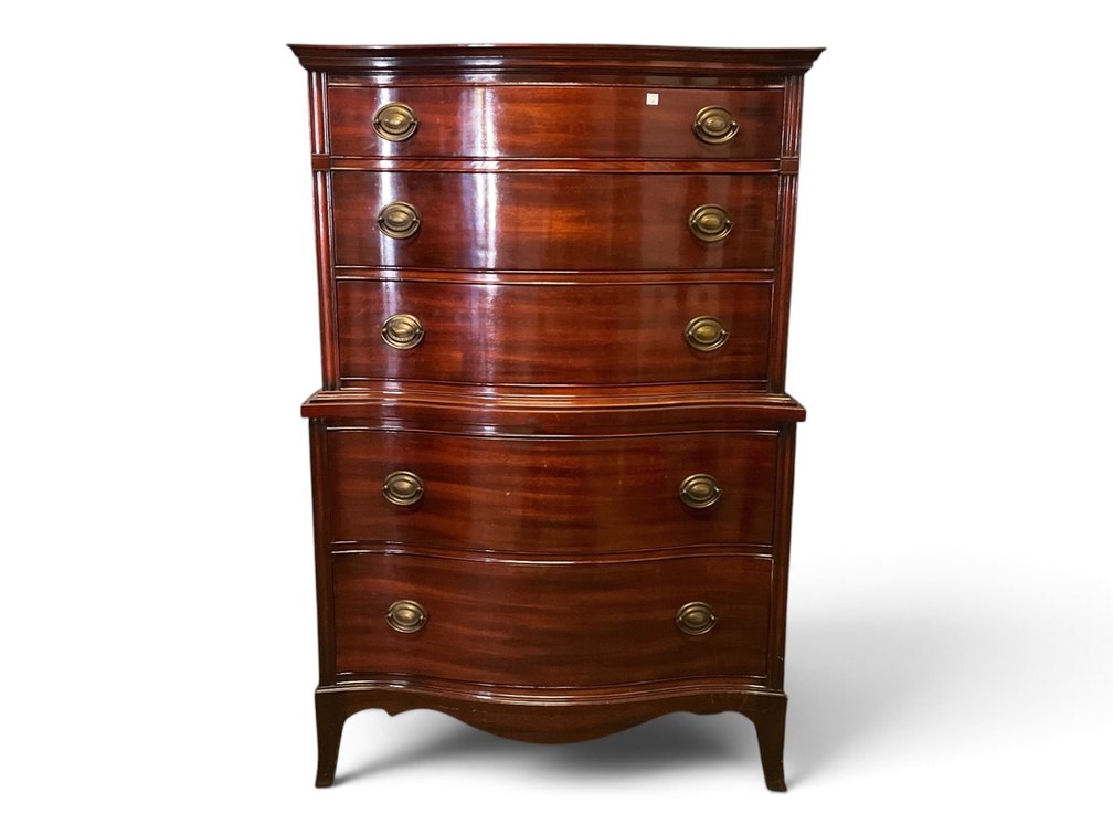 Federal Style Graduated Bow Front Chest Of Drawers