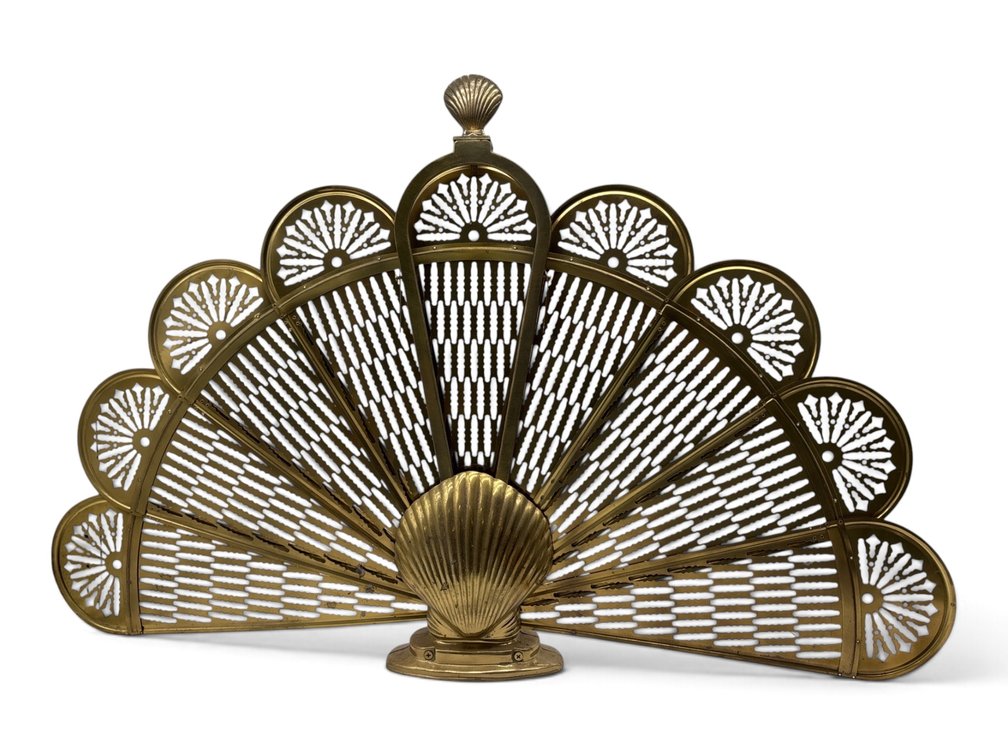 Fan Form Scallop Shell Raised Fire Screen