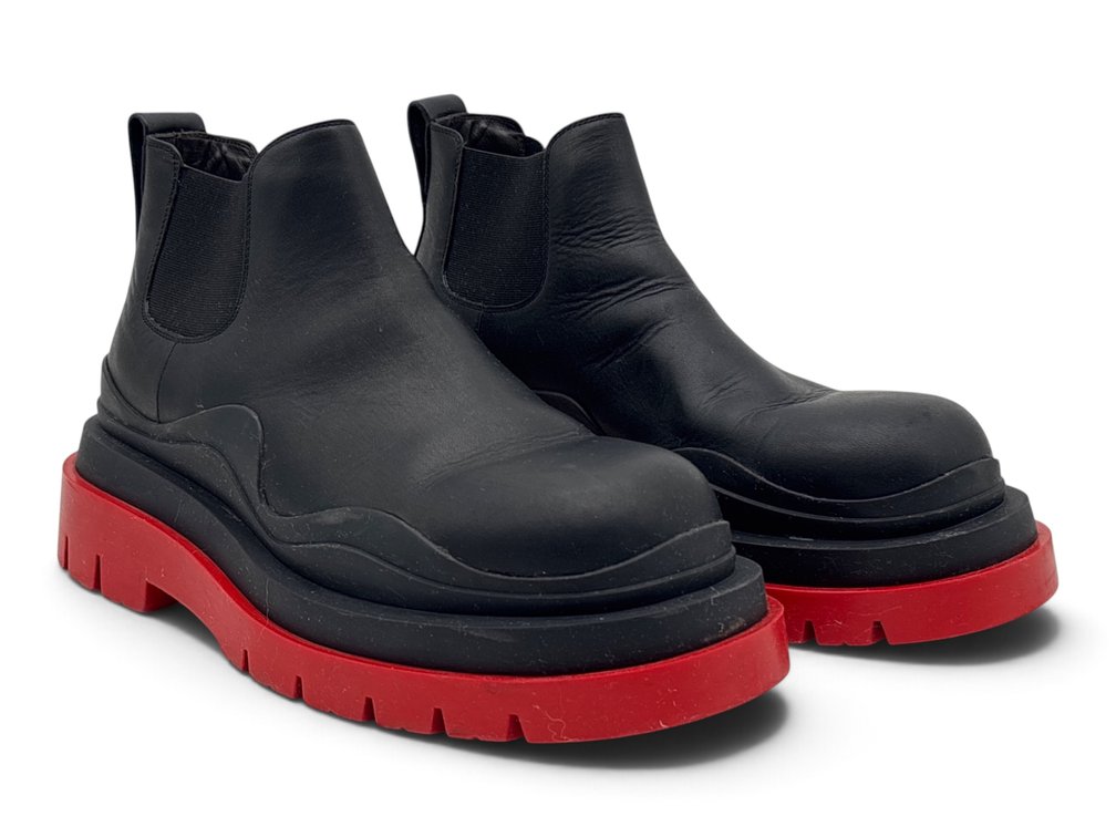 Bottega Veneta Tire Chunky Sole Chelsea Boots