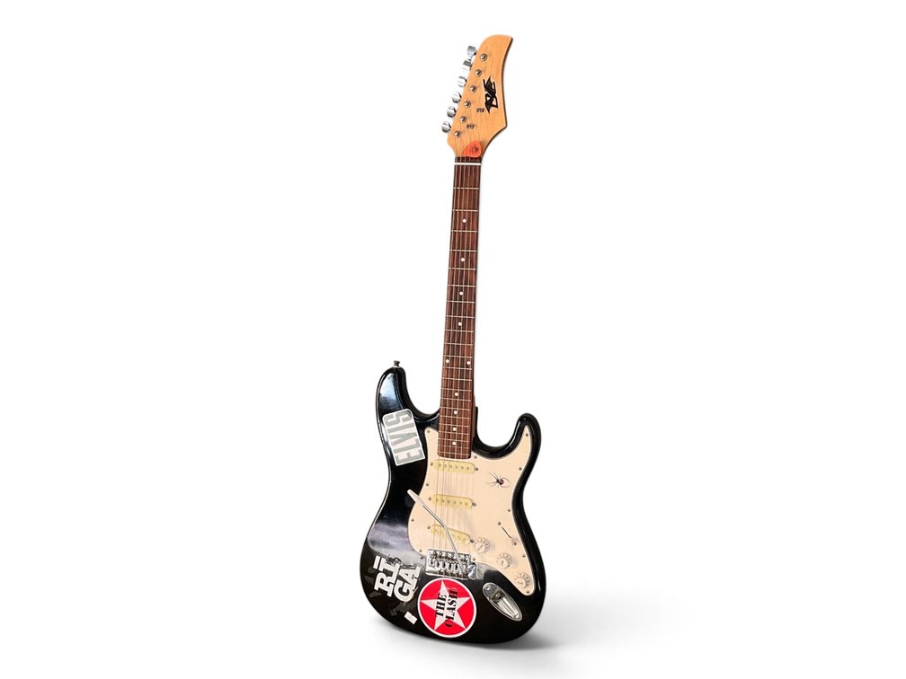 Electric Stratocaster Style Guitar