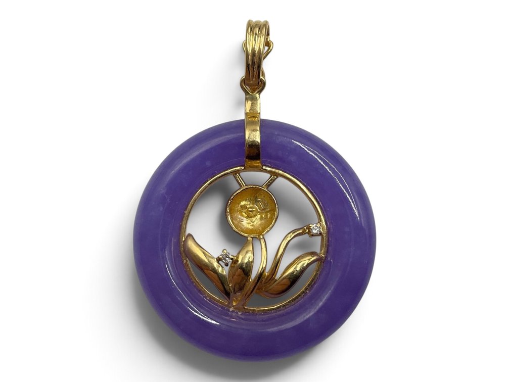 14K YG Lavender Jade Circle Pendant