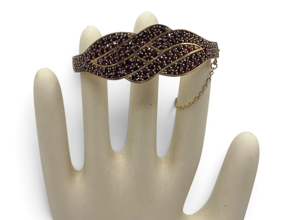 900 Silver Bohemian Garnet Hinged Bangle