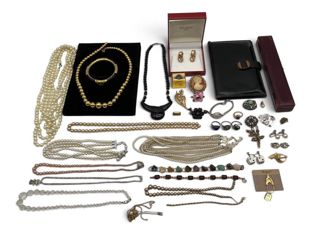 Necklaces, Brooches and Earrings