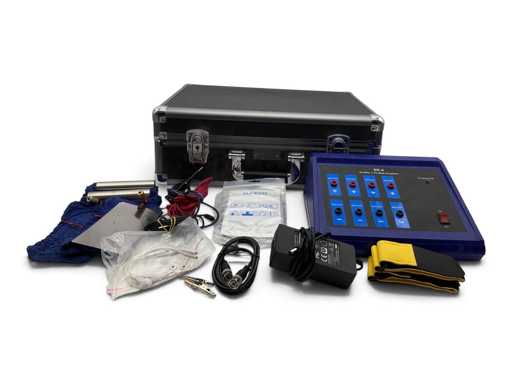 SR4 Watt Amplifier, Travel Case, Accessories