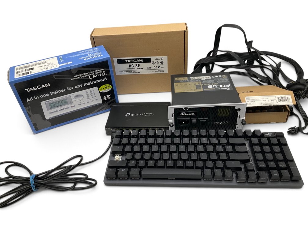 Ptp-link Gigabit Switch, Keyboard, Switching Power Supply, Etc.