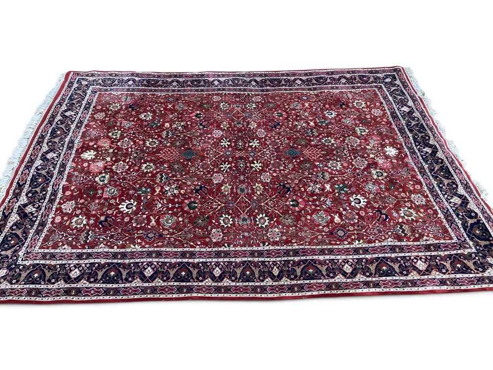 Floral Decorated Room Rug