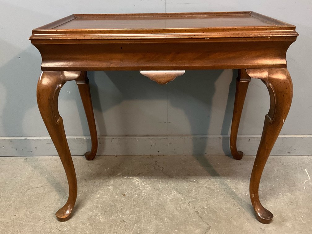 Queen Anne-Style Tea Table 