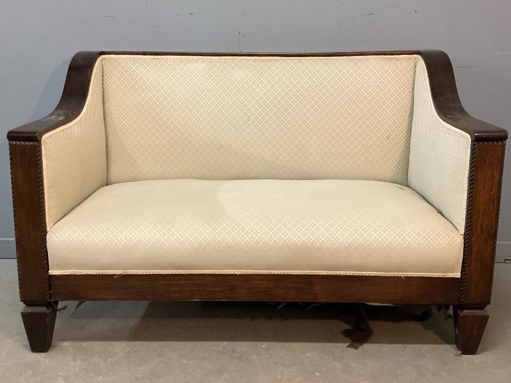 Victorian Sofa 