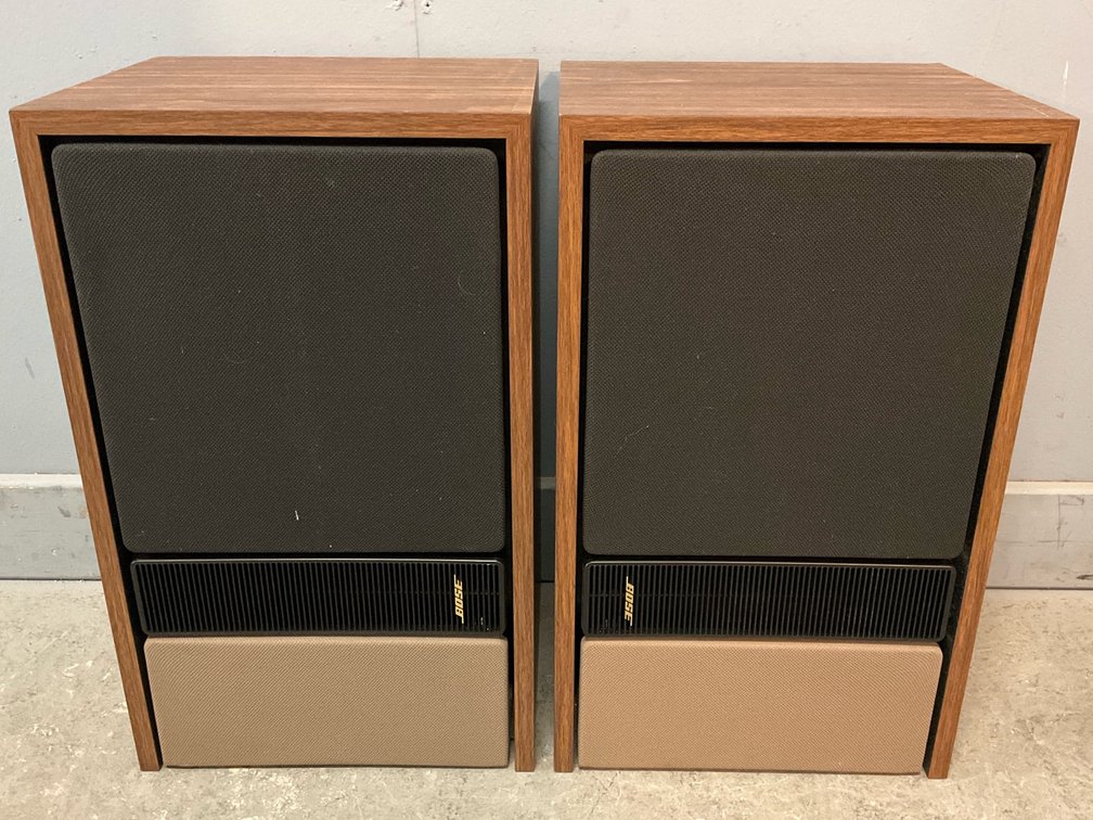 Pair of Bose 301 Speakers 