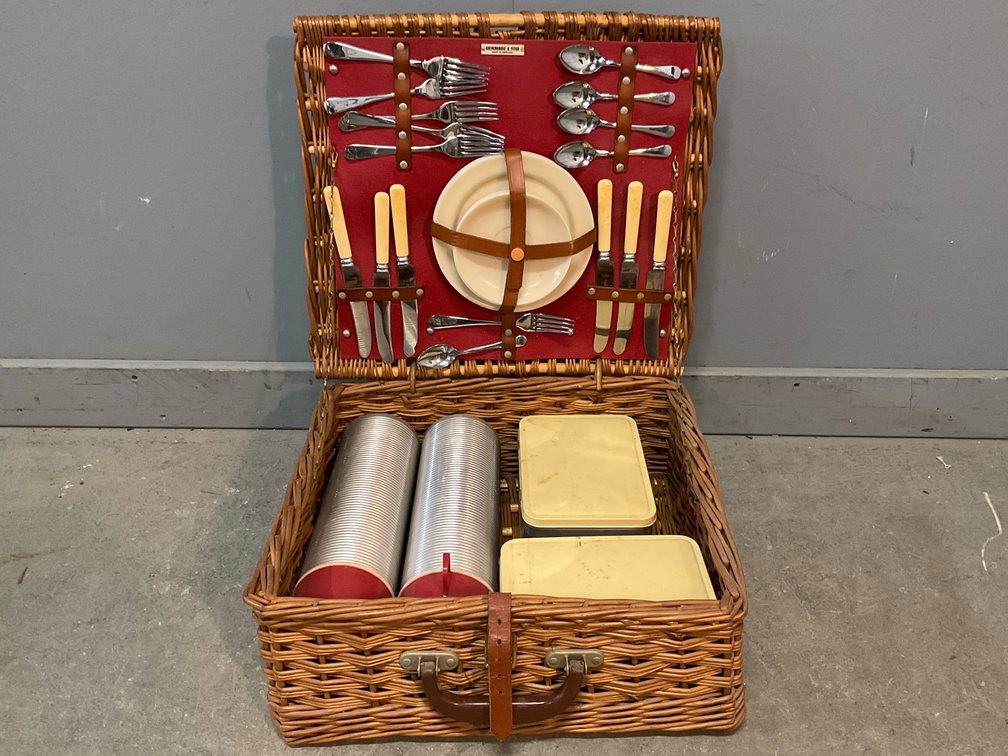 Abercrombie & Fitch Wicker Picnic Basket 