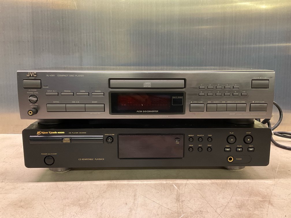 JVC & Njoe Tjoeb CD Player Pairing