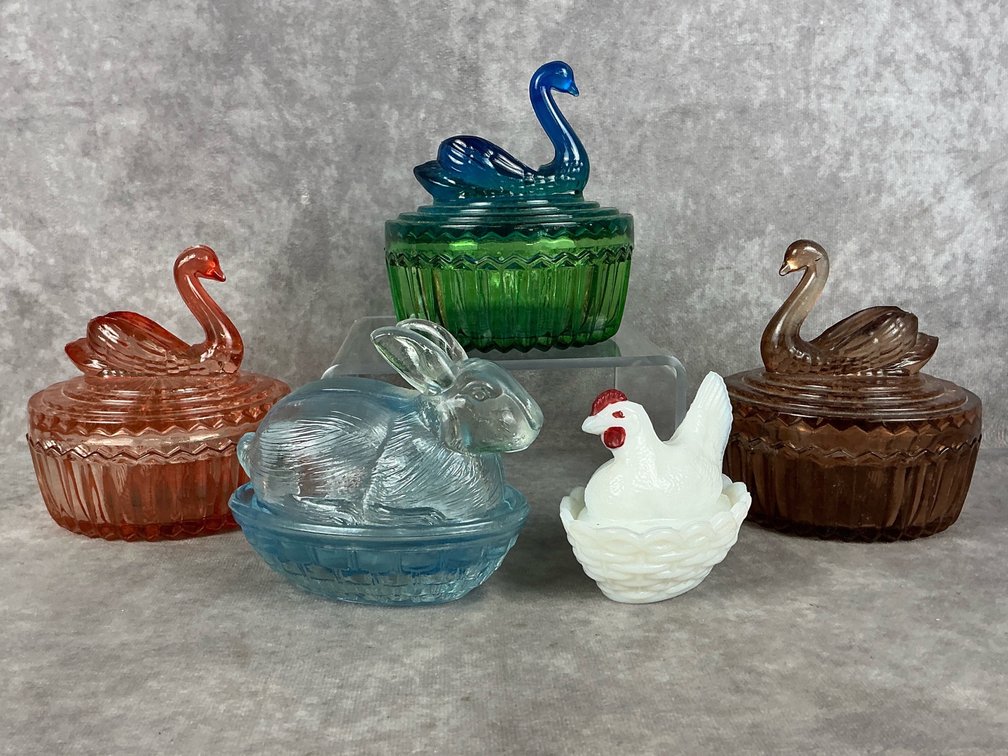 Jeanette Powder/Candy Dishes