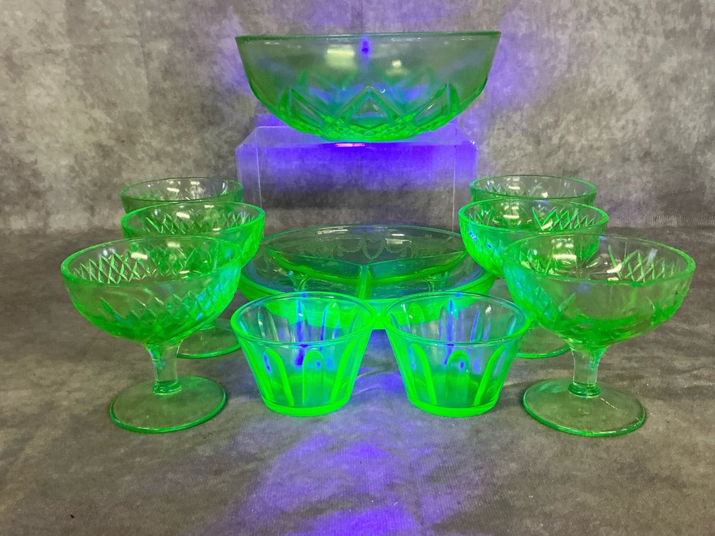 Vaseline / Uranium Glass