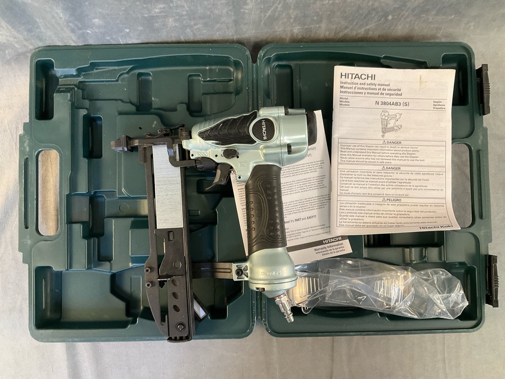 Hitachi Stapler Gun