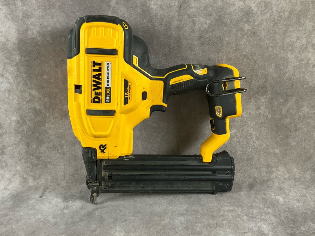 Dewalt Brad Nailer