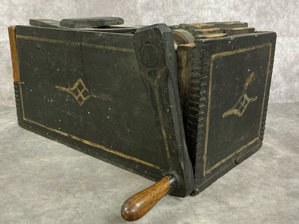 Antique Box Noisemaker