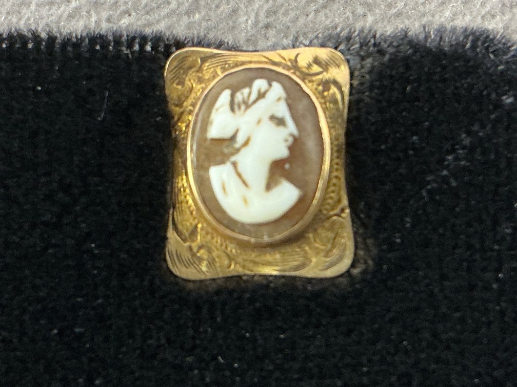 10kt Cameo Stick Pin