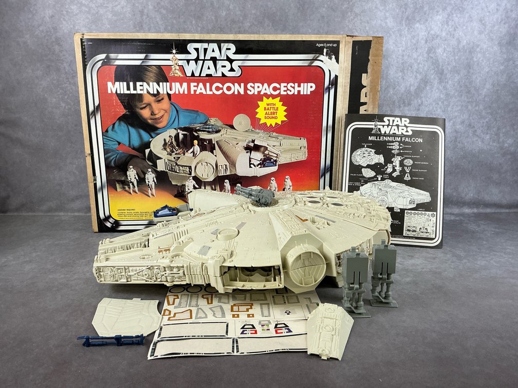 Millennium Falcon Spaceship