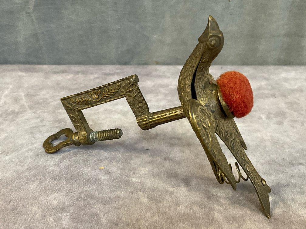 Sewing Clamp/Bird