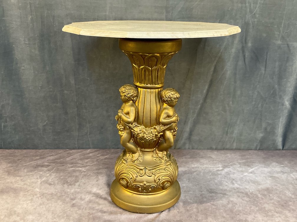 Pedestal Table