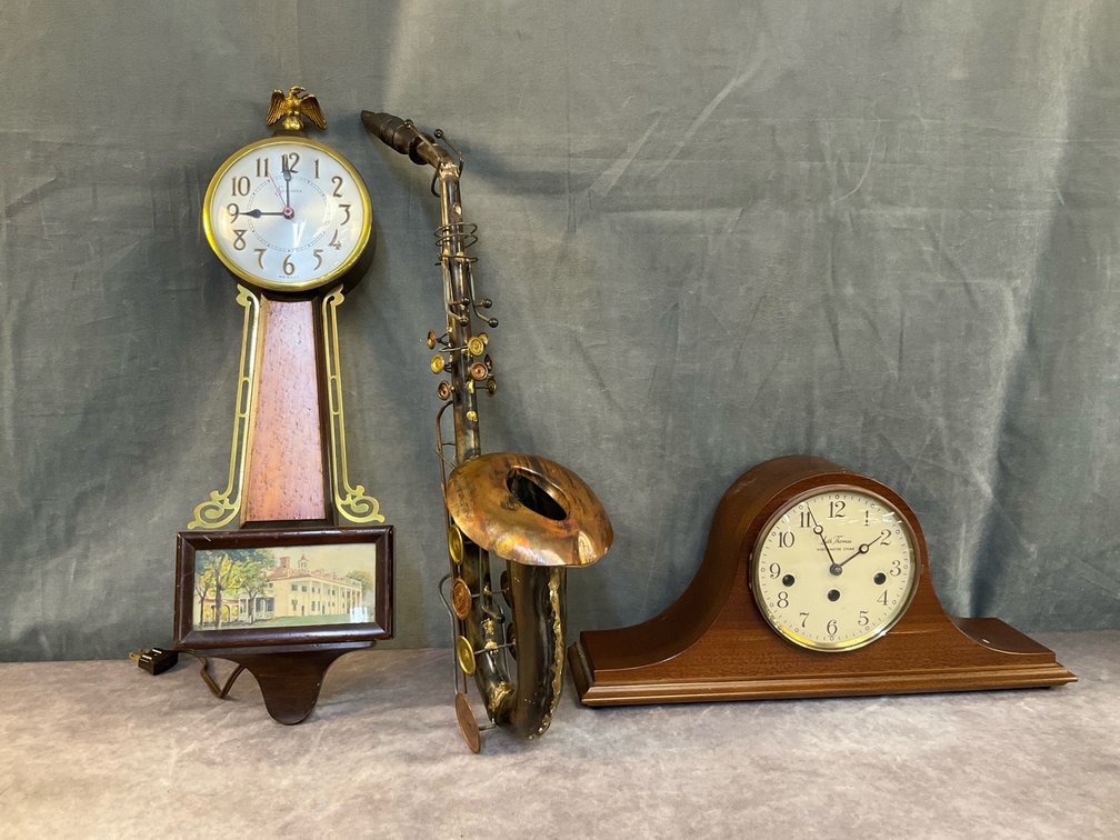 Clocks/Decorative Saxaphone