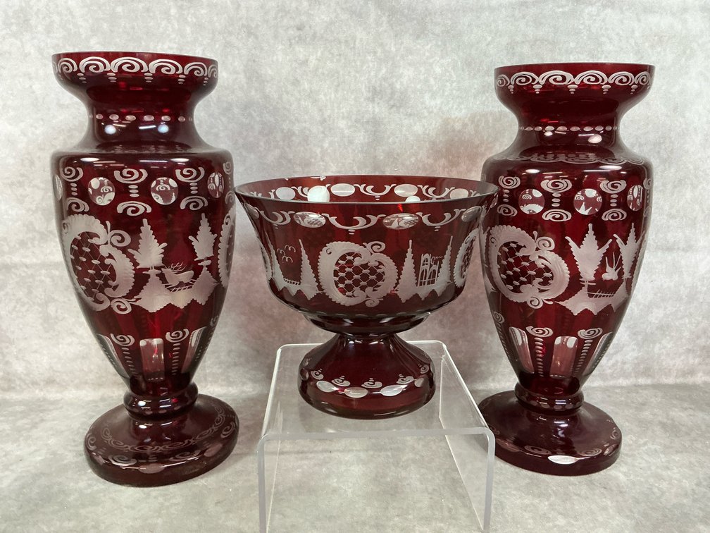 Cut-To-Clear Vaes & Bowl