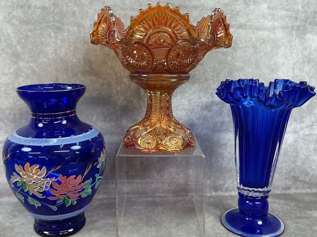 Collectible Vases & Carnival Glass Fruit Bowl