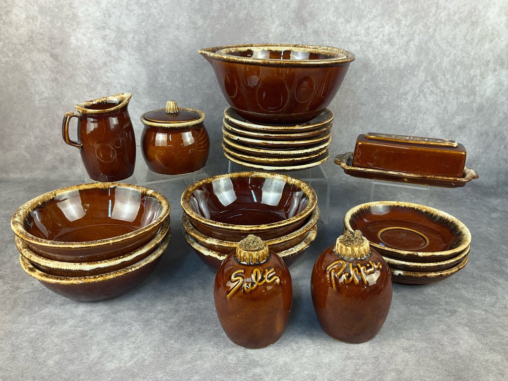 Hull Pottery Dishes