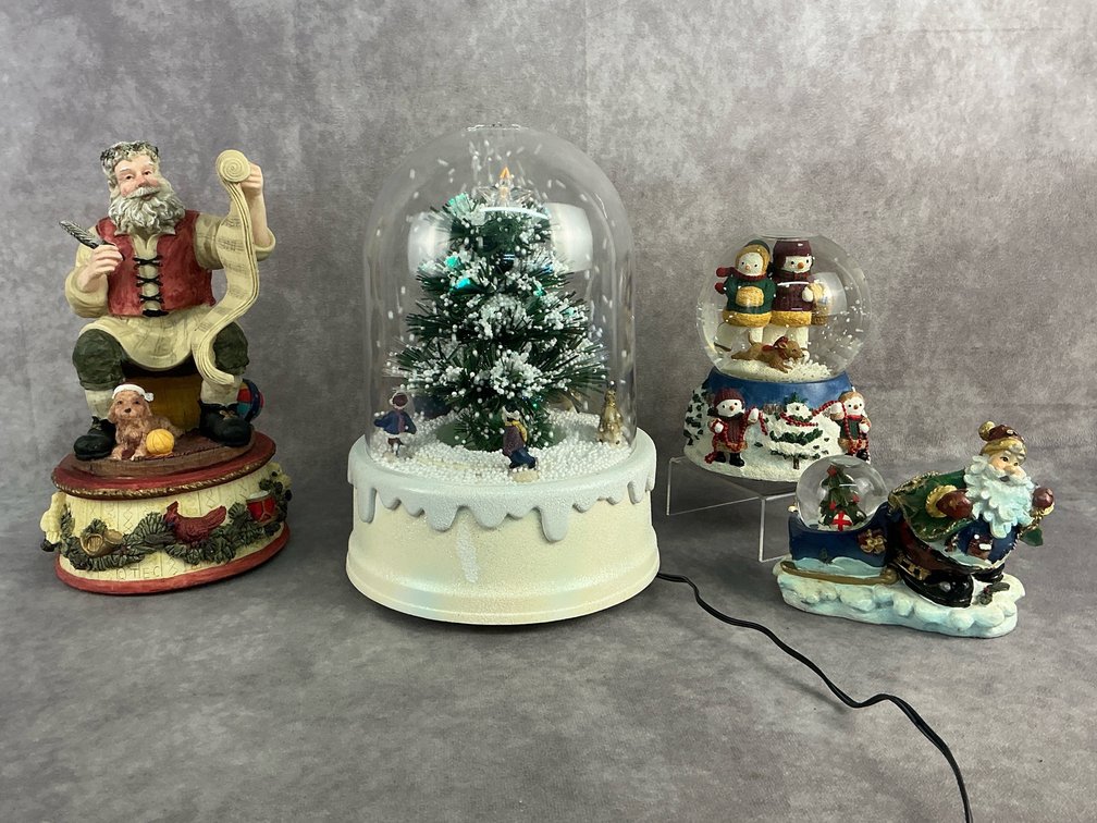 Christmas Snowglobes & Music Boxes