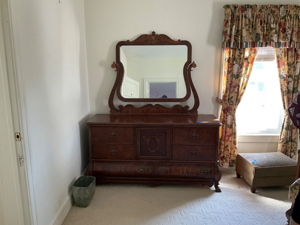 Chest of Drawers/Mirror