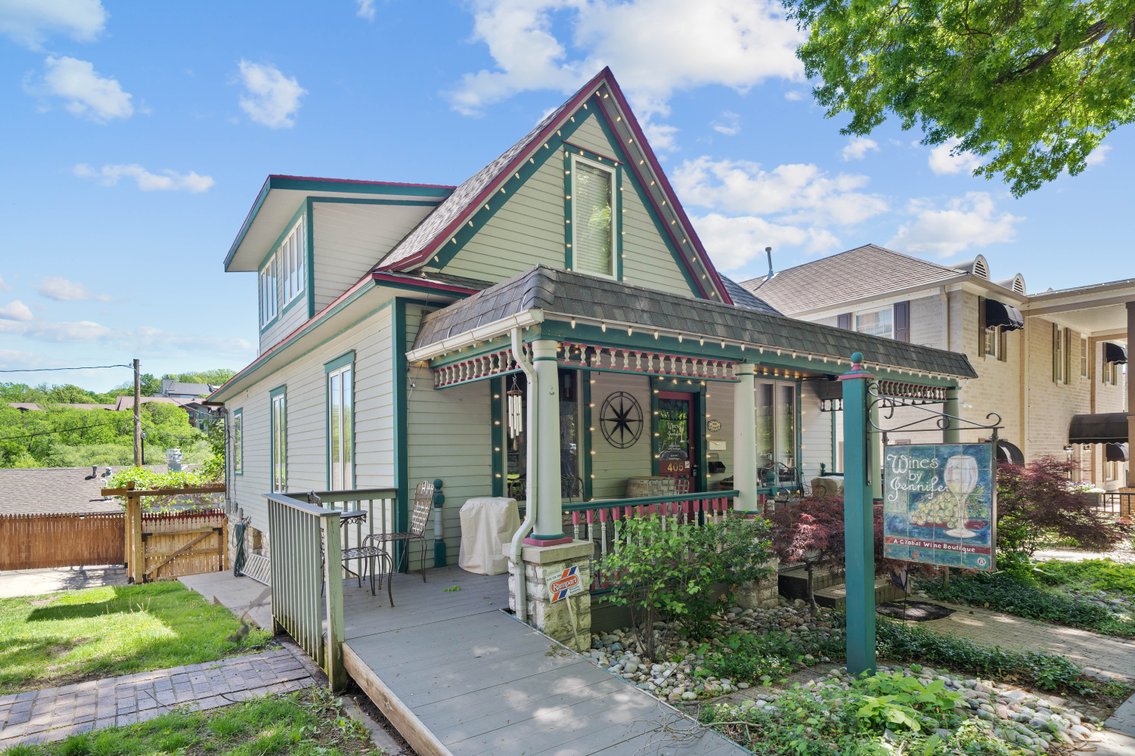  405 Main Street, Parkville, MO 64152 