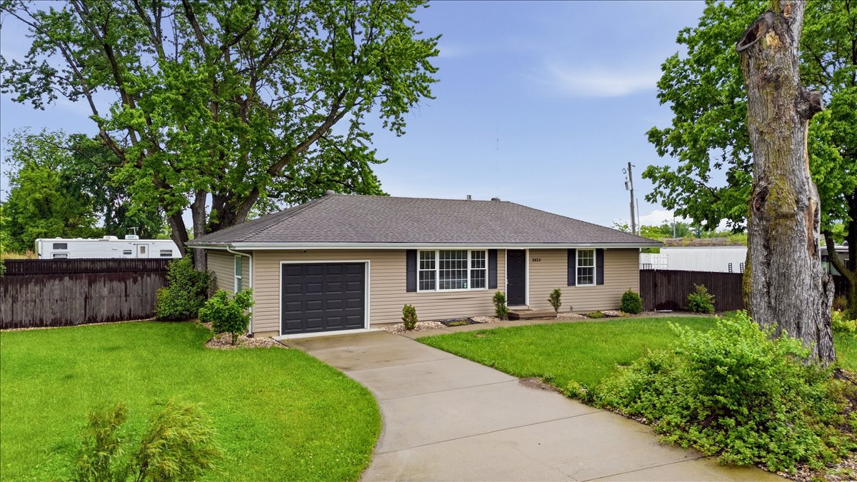 2440-2450 NW Lowenstein Drive, Lee's Summit, MO 64081