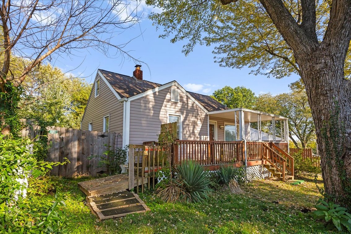 613 N Highland Drive, Independence, MO 64050