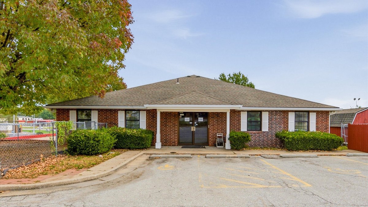 2641 S. Hub Dr., Independence, MO 64055