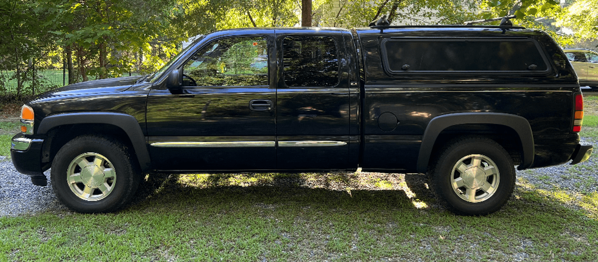 Image for 2005 GMC Sierra Pick up Truck