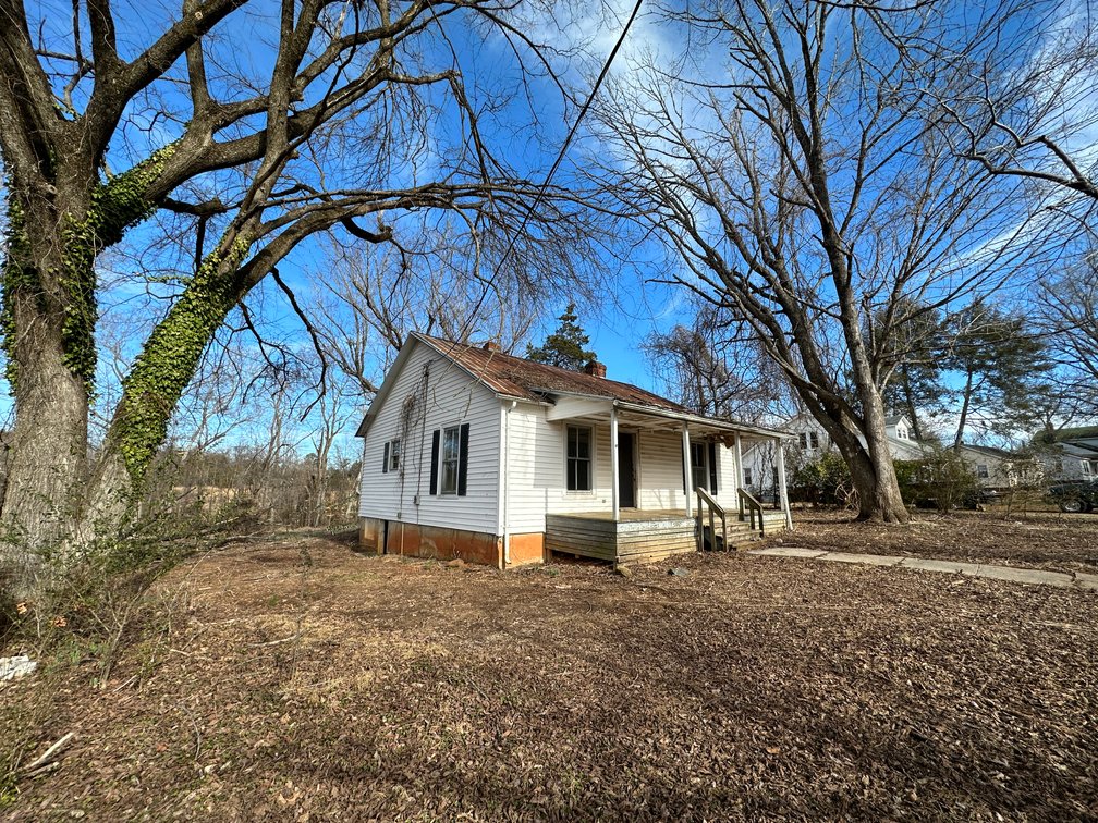 Image for 2 Bed & 1 Bath Fix and Flip Special near Farmville, VA