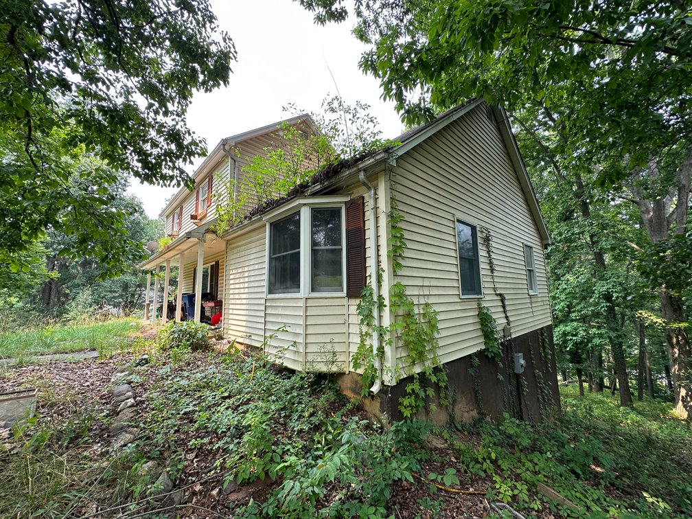 Image for Selling for the Estate of  Geoffrey Peterson . 3 Bed / 2 Bath 2247 Sq. with a large unfinished basement .