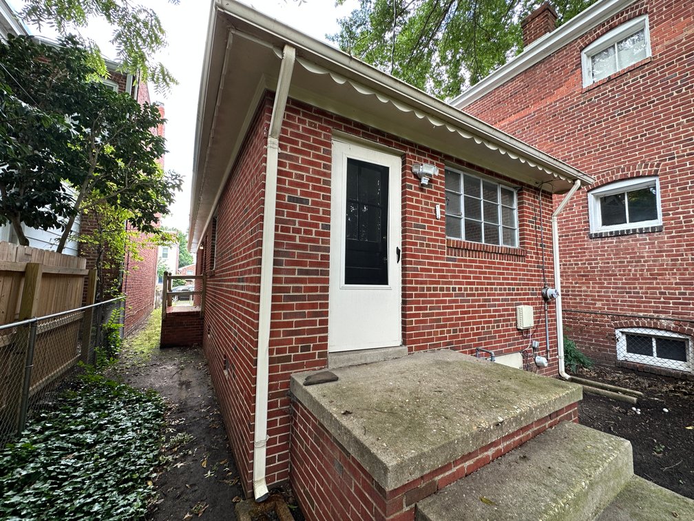 Image for 1 Bed/ 1 Bath Brick Rancher located in the Museum District ; 3228 W. Franklin St