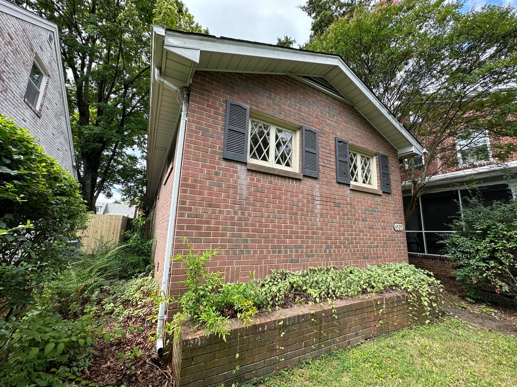 Image for 1 Bed/ 1 Bath Brick Rancher located in Willow Lawn; 4525 Fitzhugh Ave