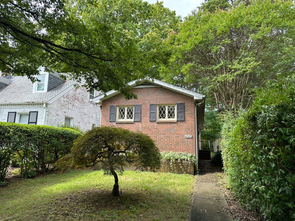 Image for 1 Bed/ 1 Bath Brick Rancher located in Willow Lawn; 4525 Fitzhugh Ave