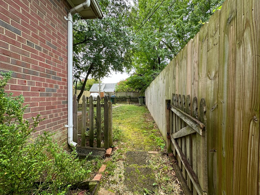 Image for 1 Bed/ 1 Bath Brick Rancher located in Willow Lawn; 4525 Fitzhugh Ave