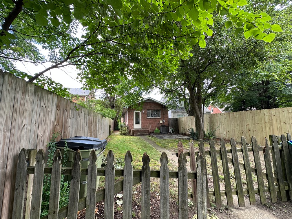 Image for 1 Bed/ 1 Bath Brick Rancher located in Willow Lawn; 4525 Fitzhugh Ave
