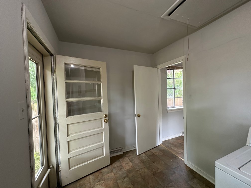 Image for 1 Bed/ 1 Bath Brick Rancher located in Willow Lawn; 4525 Fitzhugh Ave